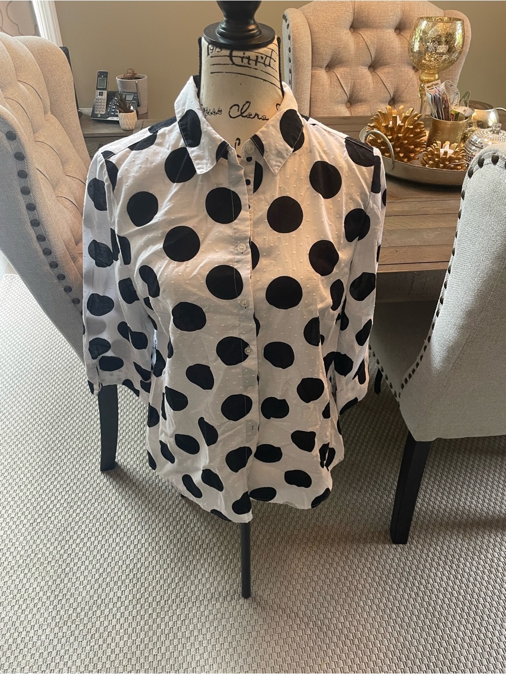 Chicos Women’s Black & White Polka Dot Button-Up Shirt. Size 1